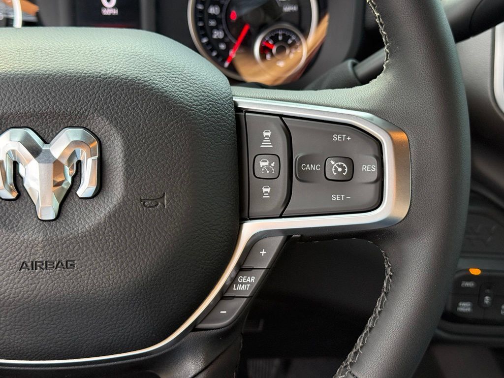 New 2027 RAM 3500 Big Horn AWD/4WD image 17