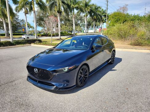 Used 2020 MAZDA MAZDA3 Hatchback w/ Premium Package image 5