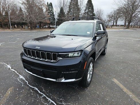 Used 2023 Jeep Grand Cherokee L Limited w/ Trailer Tow Group (B) image 2