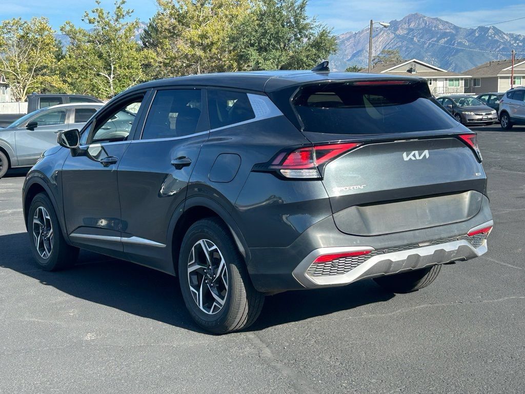 Used 2023 Kia Sportage LX AWD/4WD image 6