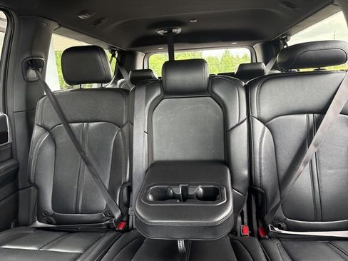 Used 2024 Jeep Wagoneer L Base image 14