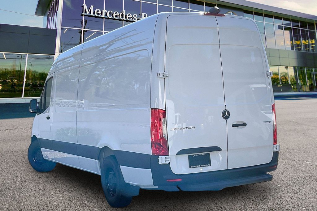 Used 2026 Mercedes-Benz Sprinter 2500 image 2