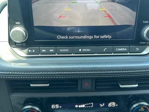 Used 2024 Nissan Rogue SV AWD/4WD image 10