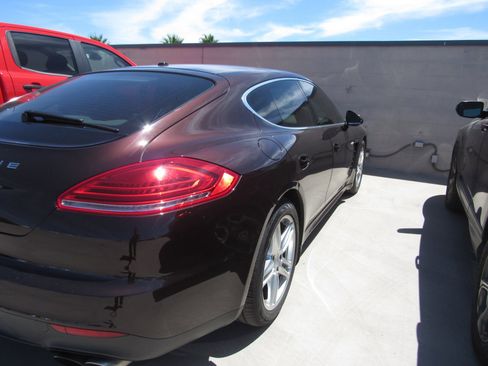 Used 2014 Porsche Panamera S RWD image 3
