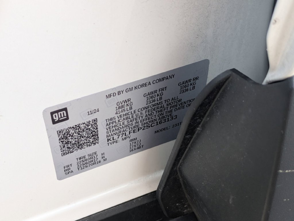 Used 2025 Chevrolet Trax LS FWD image 27