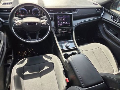 Certified 2025 Jeep Grand Cherokee L Laredo w/ Luxury Tech Group I RWD image 8