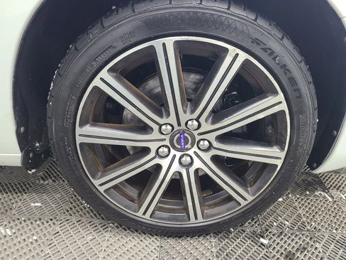 Used 2016 Volvo S60 T5 Premier image 14