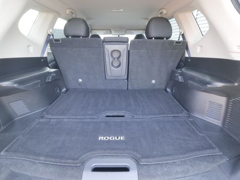 Used 2018 Nissan Rogue SV w/ Premium Package AWD/4WD image 12
