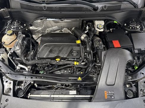 Used 2024 Chevrolet Trax RS w/ Sunroof Package FWD image 31