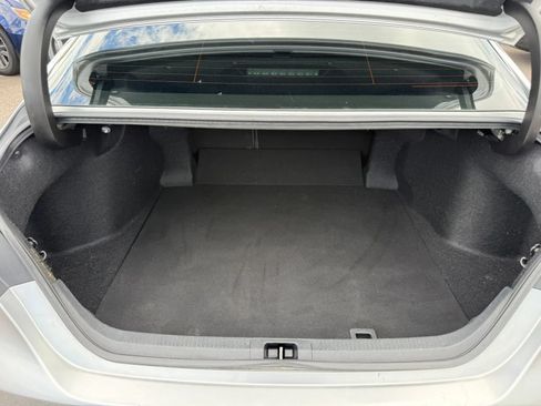 Used 2018 Toyota Camry SE FWD image 14