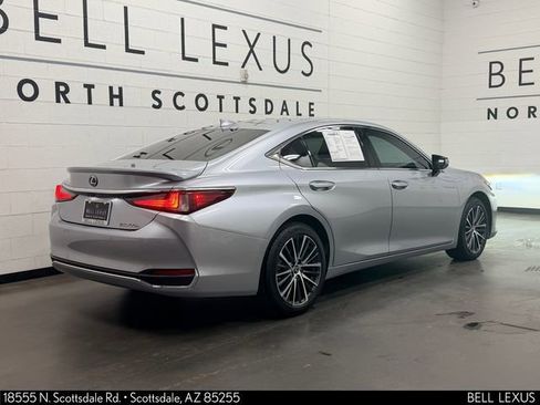 Used 2025 Lexus ES 300h w/ Premium Package FWD image 4