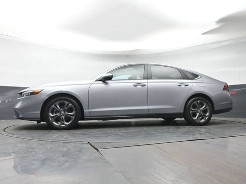 Used 2023 Honda Accord EX image 26