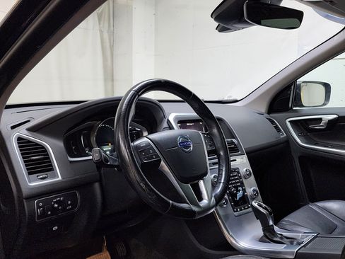 Used 2017 Volvo XC60 T6 Dynamic w/ Climate Package AWD/4WD image 12