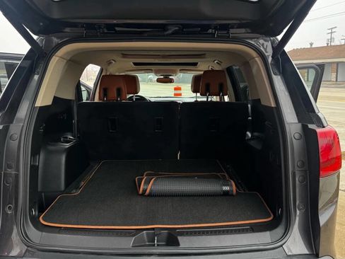 Used 2017 GMC Acadia SLT image 21