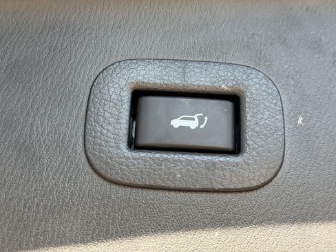 Used 2024 INFINITI QX80 Sensory AWD/4WD image 10