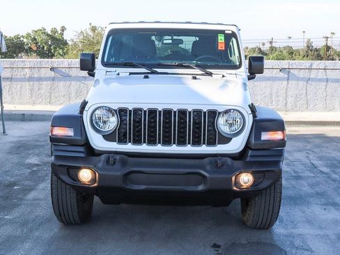 Used 2025 Jeep Wrangler Unlimited Sport AWD/4WD image 3