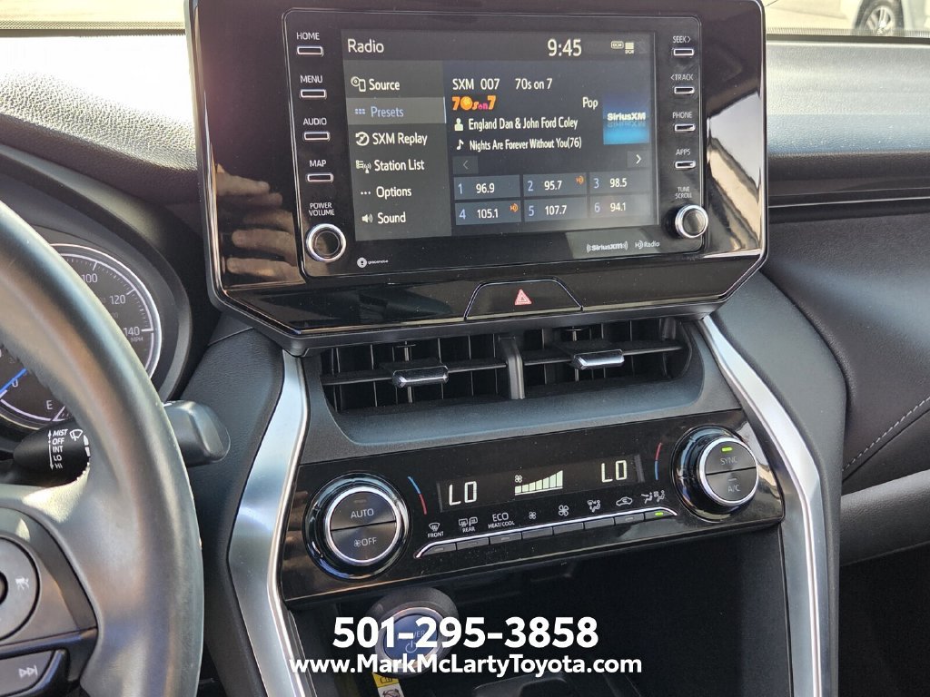 Used 2022 Toyota Venza LE AWD/4WD image 17
