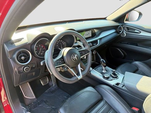 Used 2018 Alfa Romeo Stelvio Ti Sport image 27