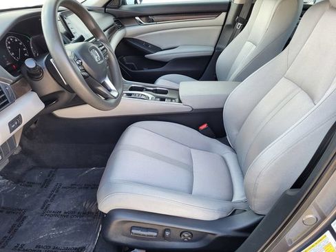 Used 2019 Honda Accord EX image 17