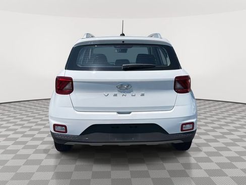 Used 2025 Hyundai Venue SEL FWD image 7