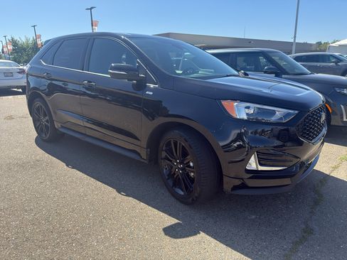 Used 2020 Ford Edge ST-Line FWD image 3