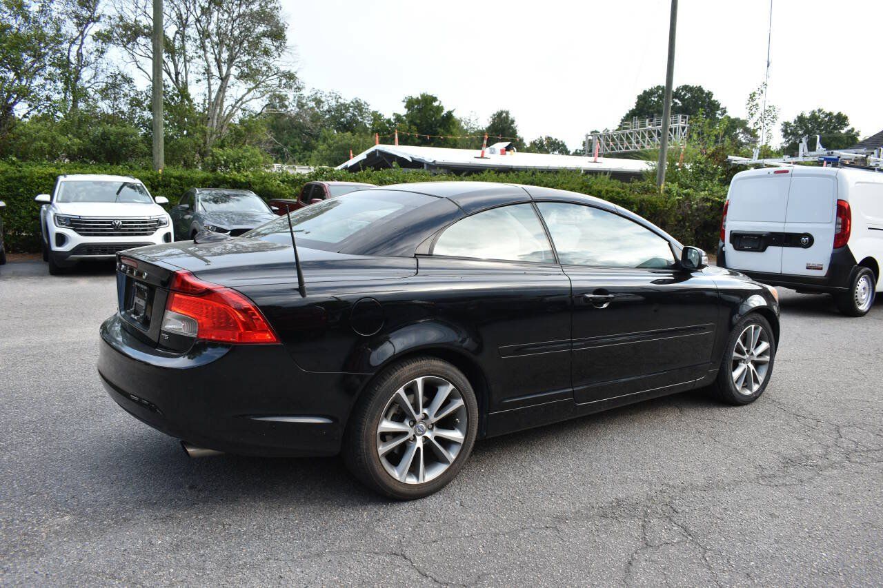 Used 2011 Volvo C70 T5 FWD image 2