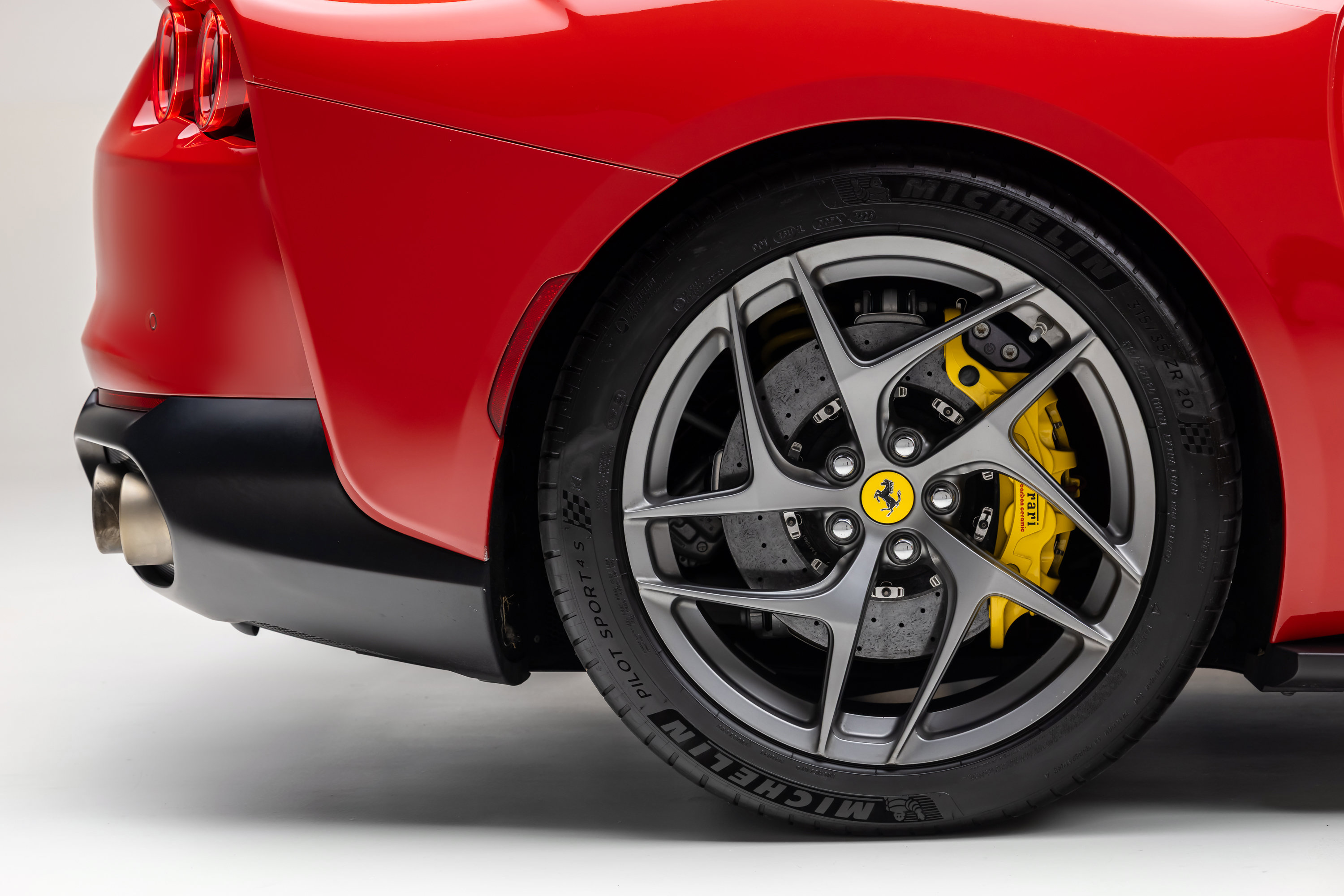 Certified 2020 Ferrari 812 Superfast RWD image 24