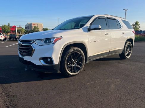 Used 2019 Chevrolet Traverse LT FWD image 4