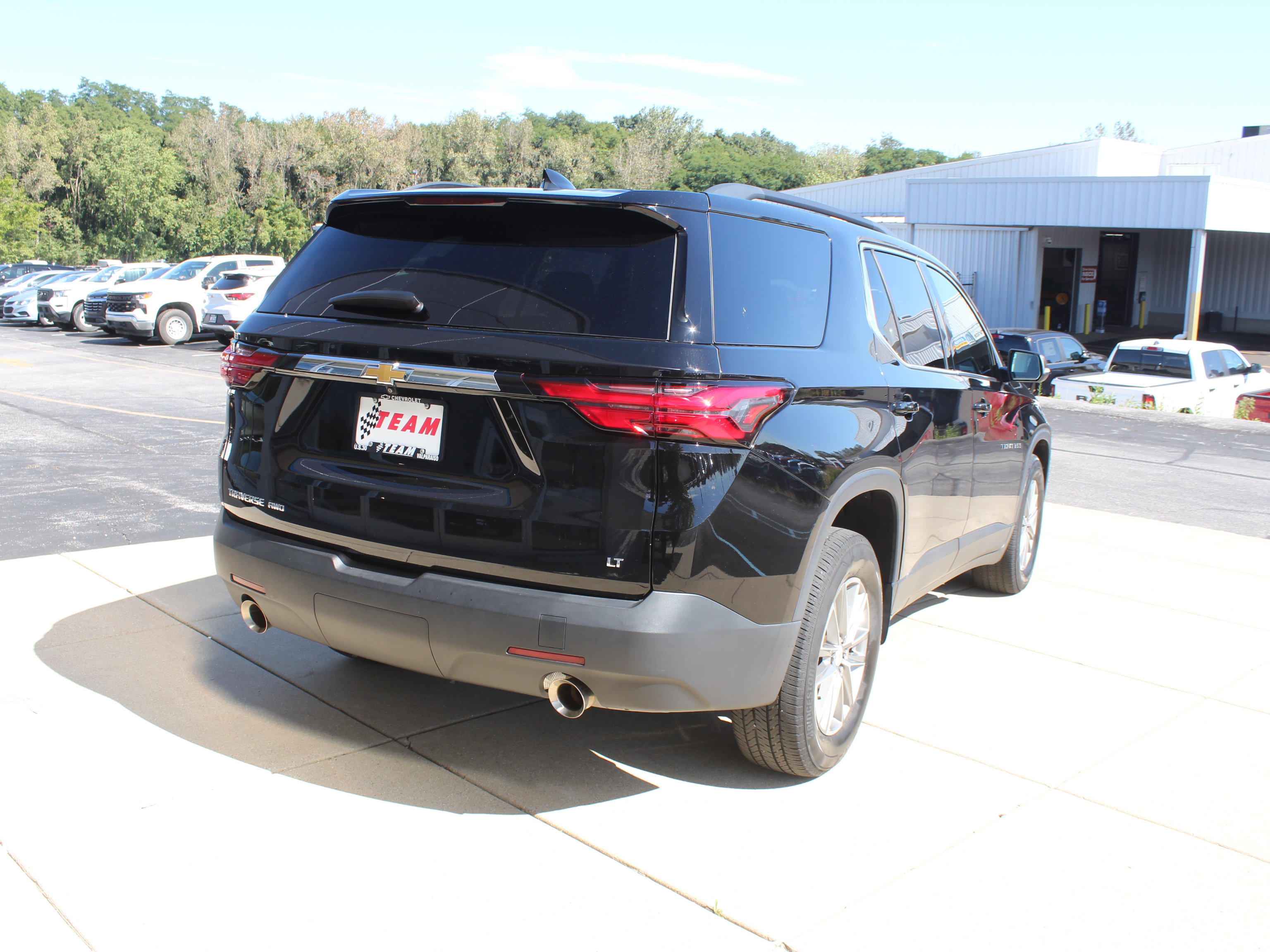 Used 2023 Chevrolet Traverse LT AWD/4WD image 6
