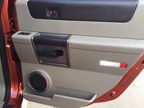 Used 2003 HUMMER H2 w/ Preferred Equipment Group image 14