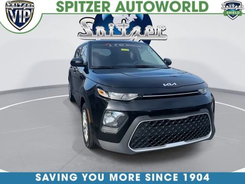 Certified 2022 Kia Soul LX FWD image 2
