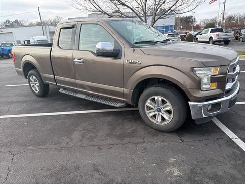 Used 2016 Ford F150 XLT w/ Trailer Tow Package RWD image 6