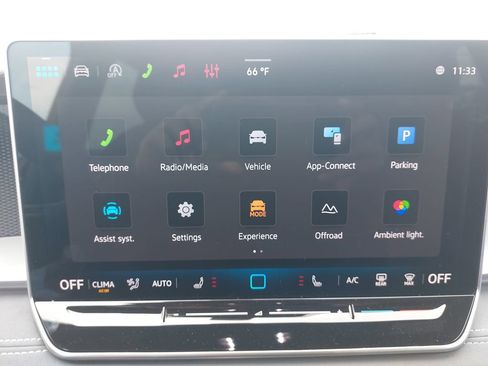 New 2026 Volkswagen Tiguan SE R-Line AWD/4WD image 19