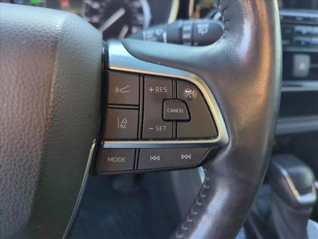 Certified 2021 Toyota Highlander Platinum AWD/4WD image 17