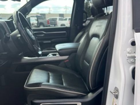 Used 2020 RAM 1500 Laramie w/ Sport Appearance Package AWD/4WD image 32