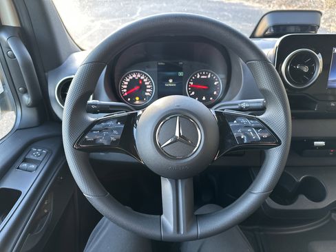 New 2025 Mercedes-Benz Sprinter 2500 image 17