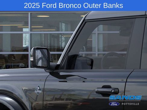 New 2025 Ford Bronco Outer Banks image 22