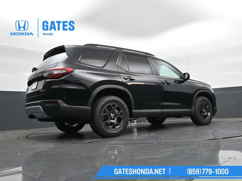 Certified 2025 Honda Pilot TrailSport image 43