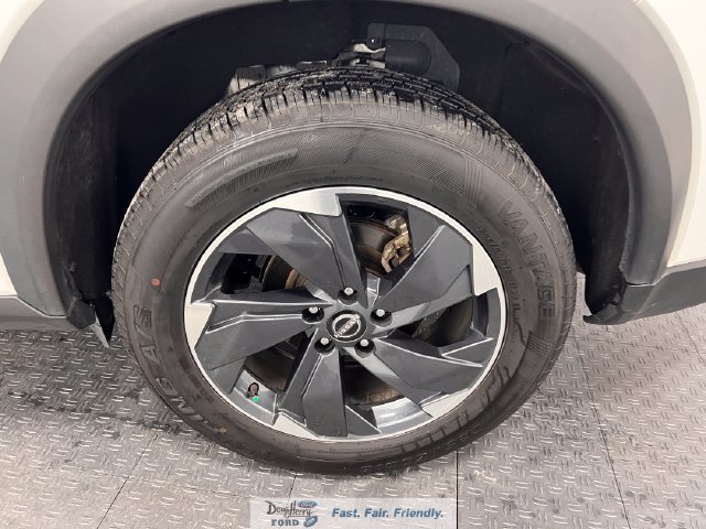 Used 2025 Nissan Rogue SV AWD/4WD image 21