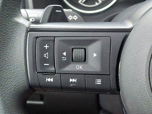 Used 2024 Nissan Rogue S AWD/4WD image 20