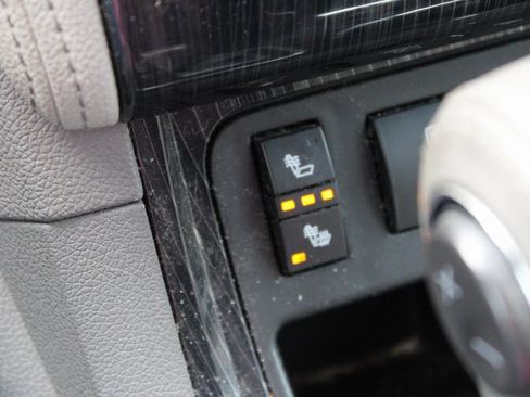 Used 2016 Chevrolet Traverse LT w/ LPO, 'HIT The Road' Package image 31