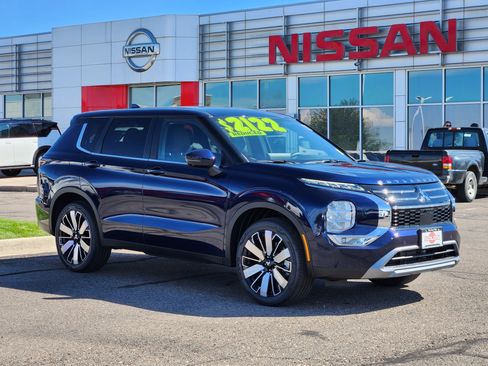 New 2025 Mitsubishi Outlander SE image 5