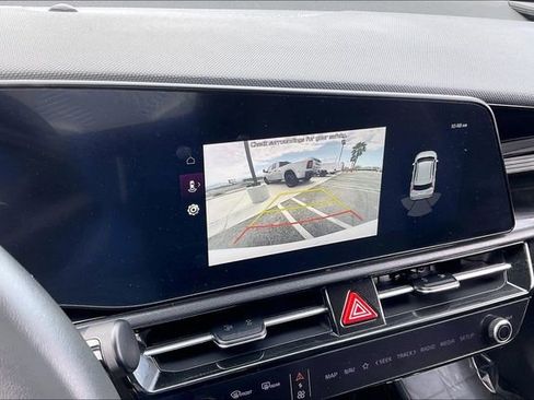Used 2023 Kia Niro EX image 21