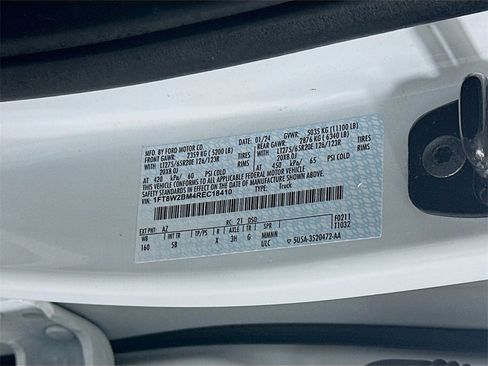 Used 2024 Ford F250 Lariat w/ Lariat Ultimate Package image 35