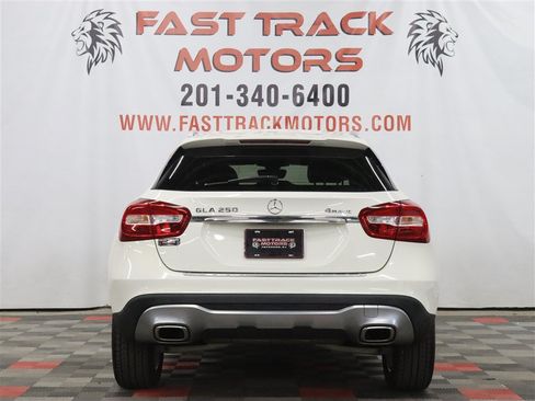Used 2018 Mercedes-Benz GLA 250 4MATIC image 5