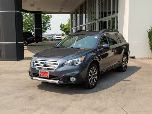 Used 2017 Subaru Outback 2.5i Limited AWD/4WD image 3