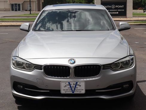 Used 2017 BMW 330i xDrive Sedan AWD/4WD image 12