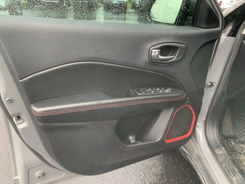 Used 2020 Jeep Compass Trailhawk image 13