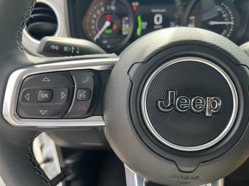 Used 2025 Jeep Wrangler Unlimited Sahara w/ Safety Group AWD/4WD image 28