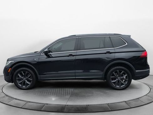 Used 2023 Volkswagen Tiguan SE FWD image 2